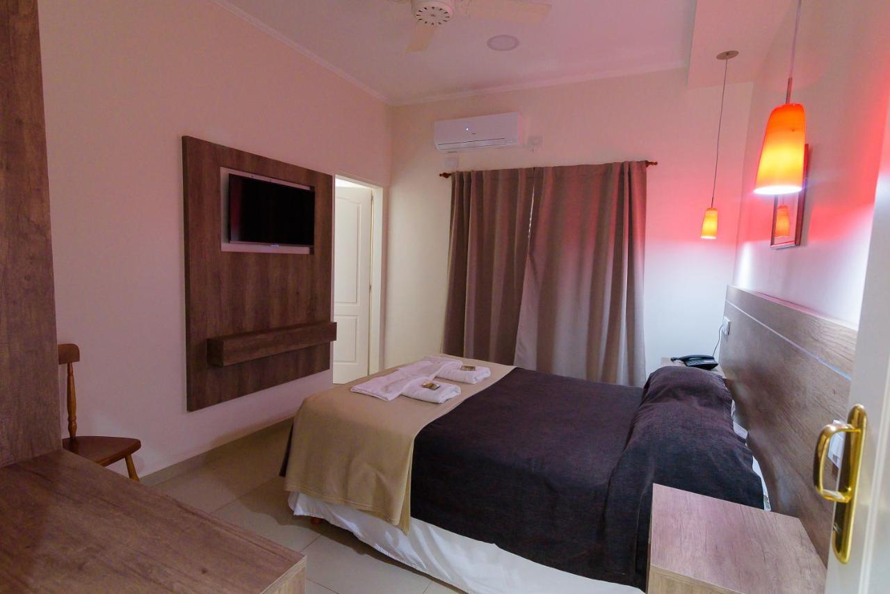 Hotel Coe Vera Parana Bagian luar foto